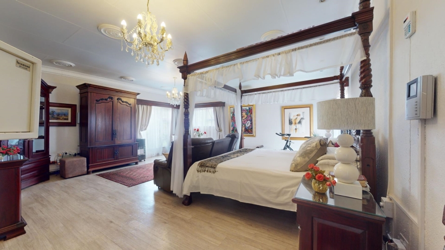 6 Bedroom Property for Sale in Van Der Hoff Park North West